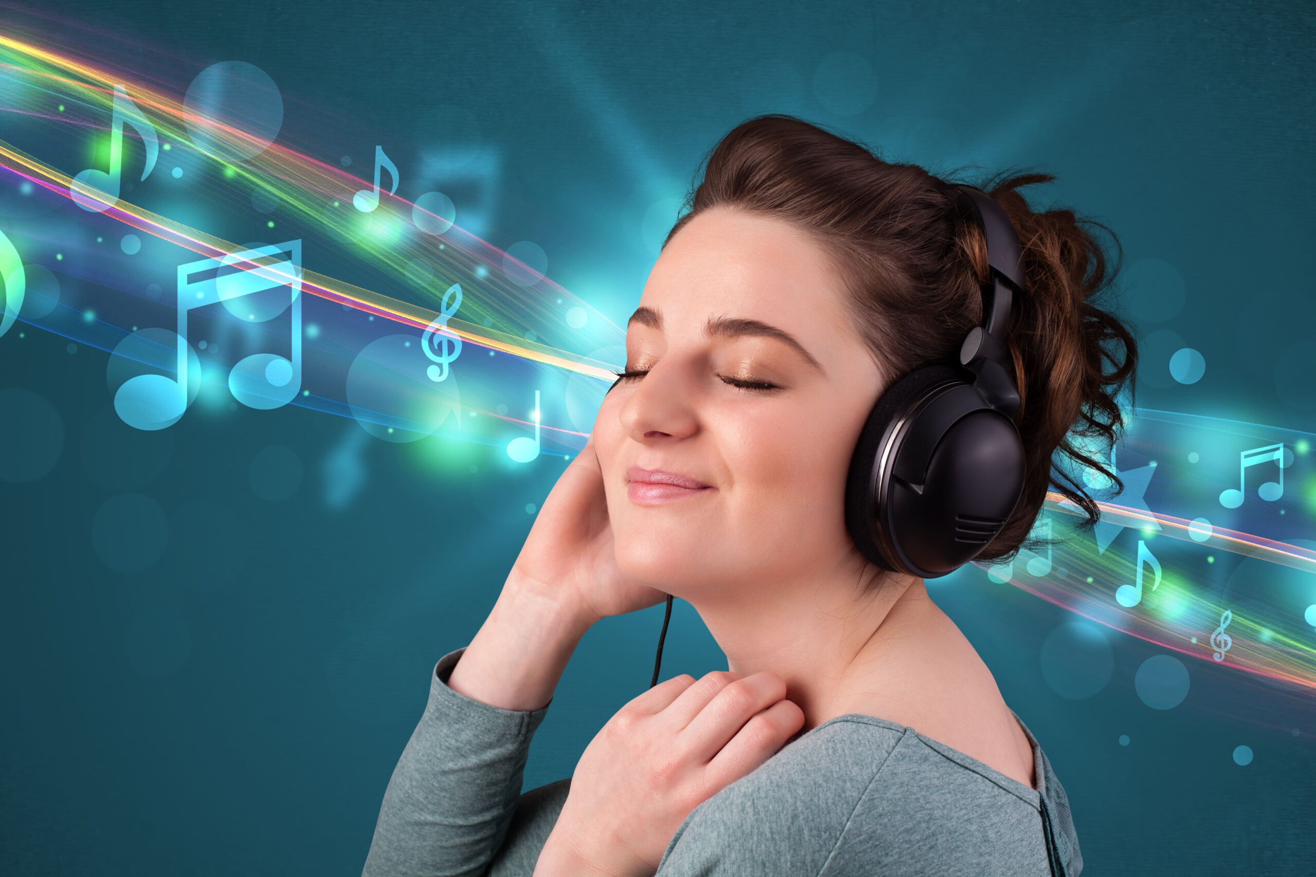 sound branding malborg blog mulher ouvindo música com fones de ouvido
